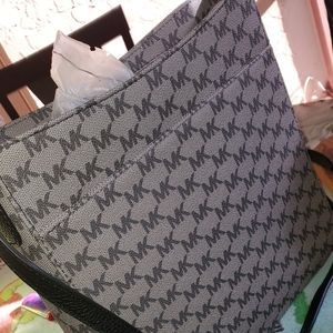 Michael kors over the shoulder purse